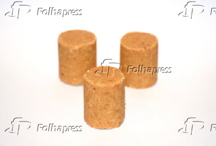 Paçoca de amendoim tipo rolha