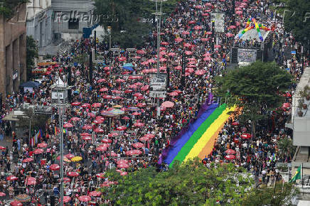 Miles celebran el orgullo en Brasil a pura fiesta y “abrazando el pasado de lucha”