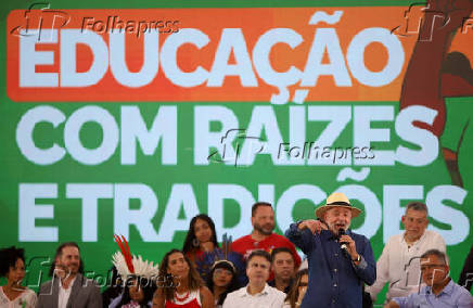 Lula participa de evento em Minas Novas