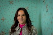 Luciana Brito participa da abertura da exposição 