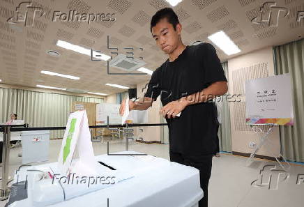 Early voting for South Korean presidential election