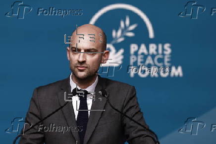 Paris conference calling for two-state solution