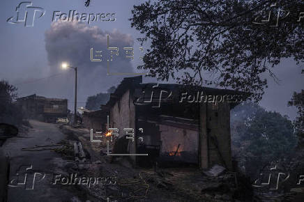 Incendio forestal en A Caridade, este miércoles en Monterrei (Ourense)