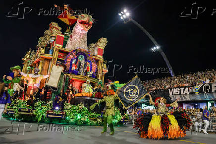 Desfile da escola de samba Império da Casa Verde no Carnaval de SP