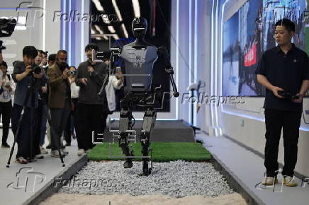 'Face to Face with robotics' technology salon held in Beijing