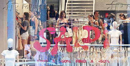 Summer sales begin in Turin