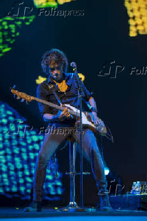 Cantora Paula Toller faz show em SP