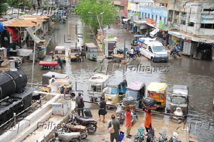 Monsoon rains cause flooding in Pakistan