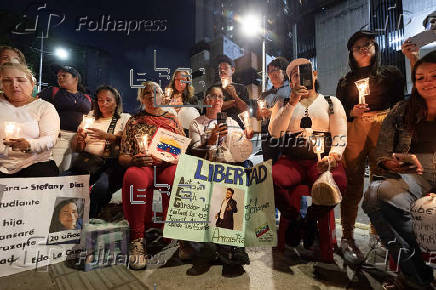 Familiares de detenidos realizan una vigilia en Caracas