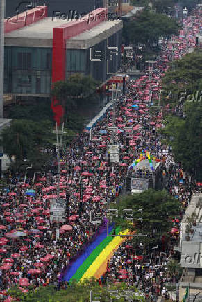 Miles celebran el orgullo en Brasil a pura fiesta y “abrazando el pasado de lucha”