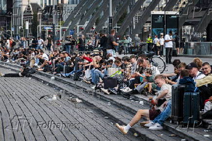 Summer tourism in Amsterdam