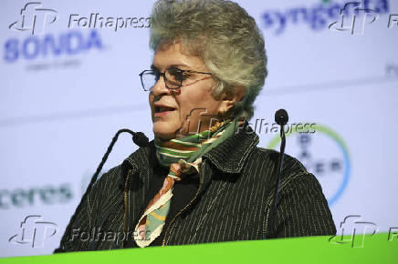 Izabella Teixeira was honored with the Norman Borlaug Award at the 24th Brazilian Agribusiness Congress