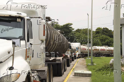Falta de combustible en la frontera sur de México se agudiza por protestas de jubilados