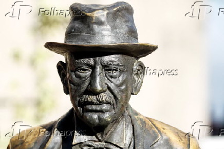 Estátua de Augusto Ferreira Ramos - RJ