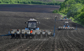 Farmers sow sunflower in Rostov region