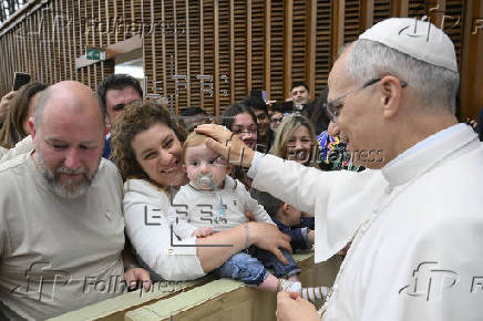 León XIV pide a la curia que trabaje sin prejuicios y con una buena dosis de humor