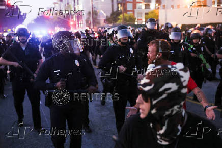 Protests against immigration sweeps continue in Los Angeles