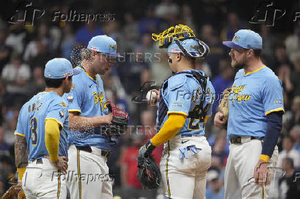 MLB: St. Louis Cardinals at Milwaukee Brewers