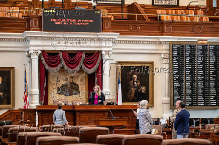 Democratic lawmakers in Texas leave the state in redistricting battle