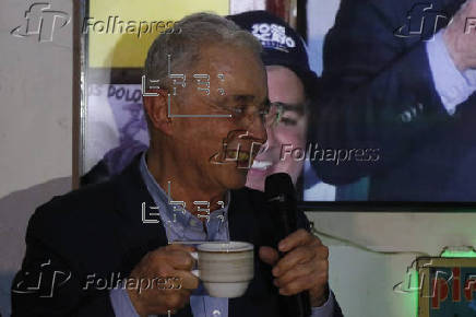 Expresidente Uribe hace mitin electoral en su primer acto público tras quedar en libertad