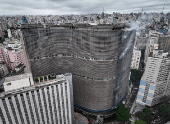 Incêndio atinge edifício Copan, histórico prédio no centro de São Paulo