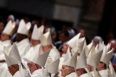 Mass to mourn Pope Francis held at St. Peter's Basilica