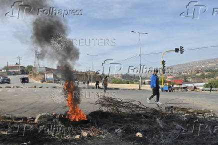 Evo Morales supporters continue blocking main avenues, in Cochabamba