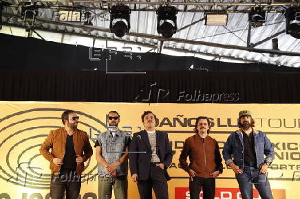 La banda mexicano Enjambre se solidariza con migrantes de EE.UU. en presentación de gira