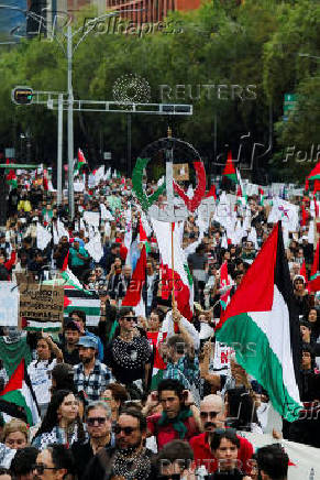 People protest in support of the Palestinians in Mexico City