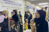 Madres, bebés y médicos hambrientos en el único hospital que trata la desnutrición en Gaza