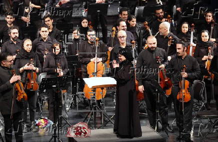 First female conductor leads Tehran's Symphony Orchestra