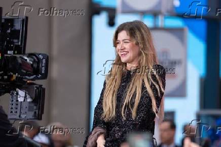 Kelly Clarkson se apresenta no Today Show, dando início à série de shows de verão do Citi