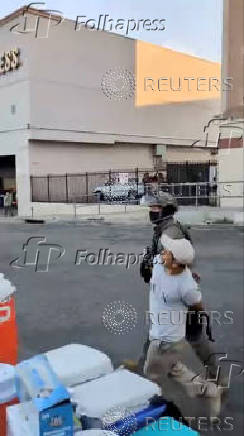 U.S. border patrol agents conduct raid in Los Angeles