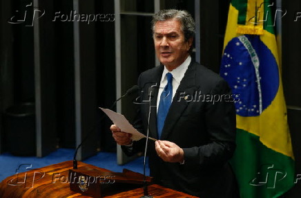 Fernando Collor discursa na votação da pronúncia do impeachment
