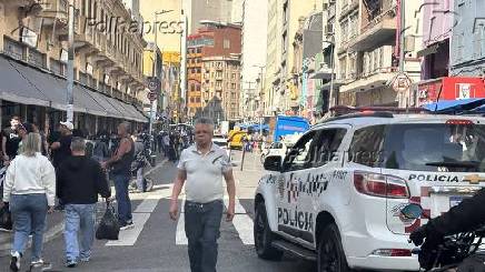 Rua 25 de março na polêmica mundial do trump