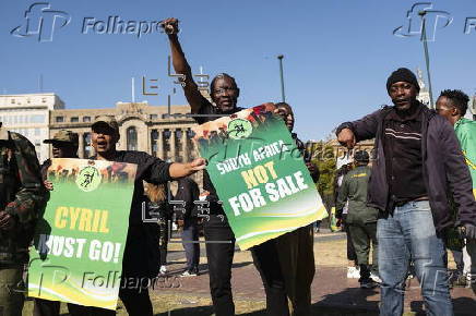 Rally in support of KwaZulu-Natal provincial police chief held in Pretoria