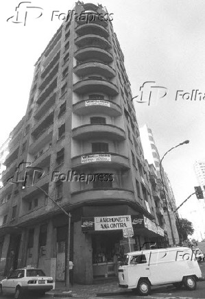 Prédio a venda na esquina da avenida