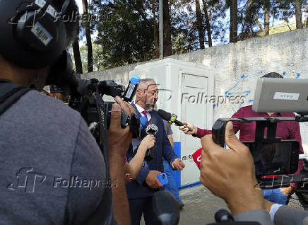 Movimentação no local da reconstituição do caso Cupertino em SP