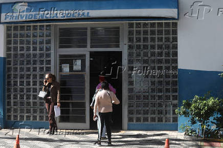 Movimentação em agência do INSS na Sul de São Paulo