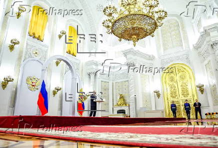 Putin meets with graduates of higher military educational institutions in Moscow