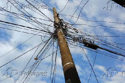 Prefeitura quer aumentar multa para fios soltos e emaranhados