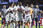 Match between são paulo and talleres for the 2025 libertadores cup.