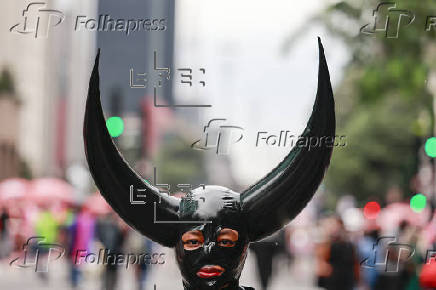 Miles celebran el orgullo en Brasil a pura fiesta y “abrazando el pasado de lucha”