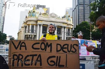 Fãs se despedem da cantora Preta Gil