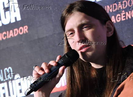 Youtuber e influenciador felca participa da influent summit