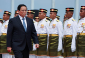The Prime Minister of Vietnam meets his Malaysian counterpart during his visit to Malaysia