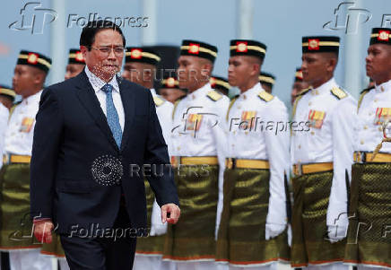The Prime Minister of Vietnam meets his Malaysian counterpart during his visit to Malaysia