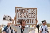 Protest march from Tel Aviv to Gaza border calling to stop the war