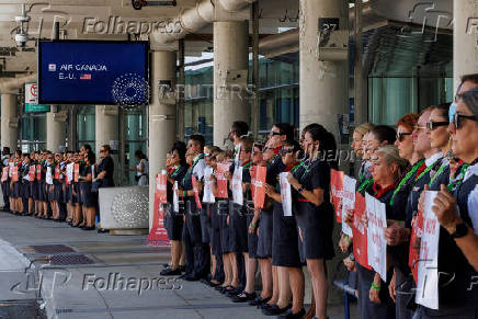 FILE PHOTO: Air Canada flight attendants hold a picket outside Toronto Pearson International Airport