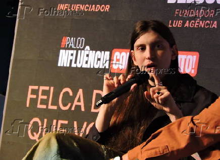 Youtuber e influenciador felca participa da influent summit